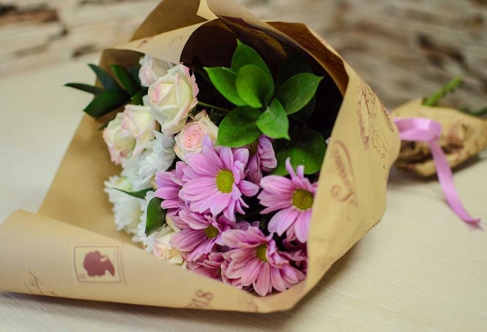 Букет цветов из: Розы и Хризантемы в Бачи-Юрте