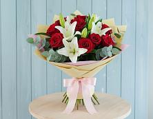 Букет цветов из:  Лилии и Розы в Бачи-Юрте