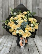 Букет цветов из:  Розы и Лизиантусы в Бачи-Юрте