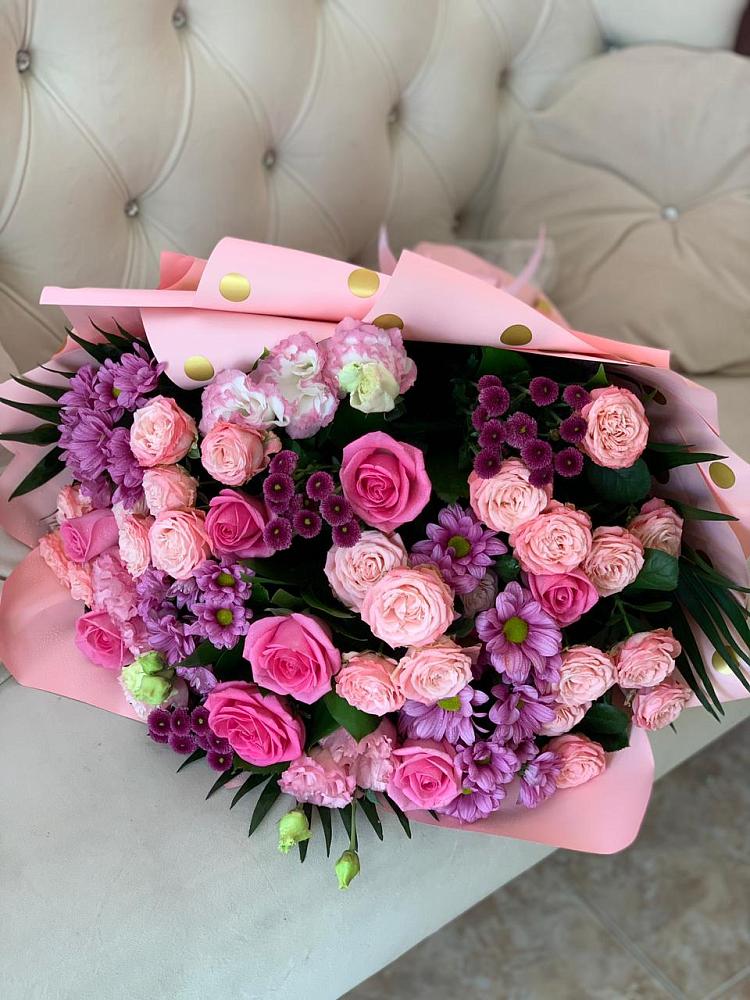 Букет цветов из: Хризантемы, Розы и Лизиантусы в Бачи-Юрте