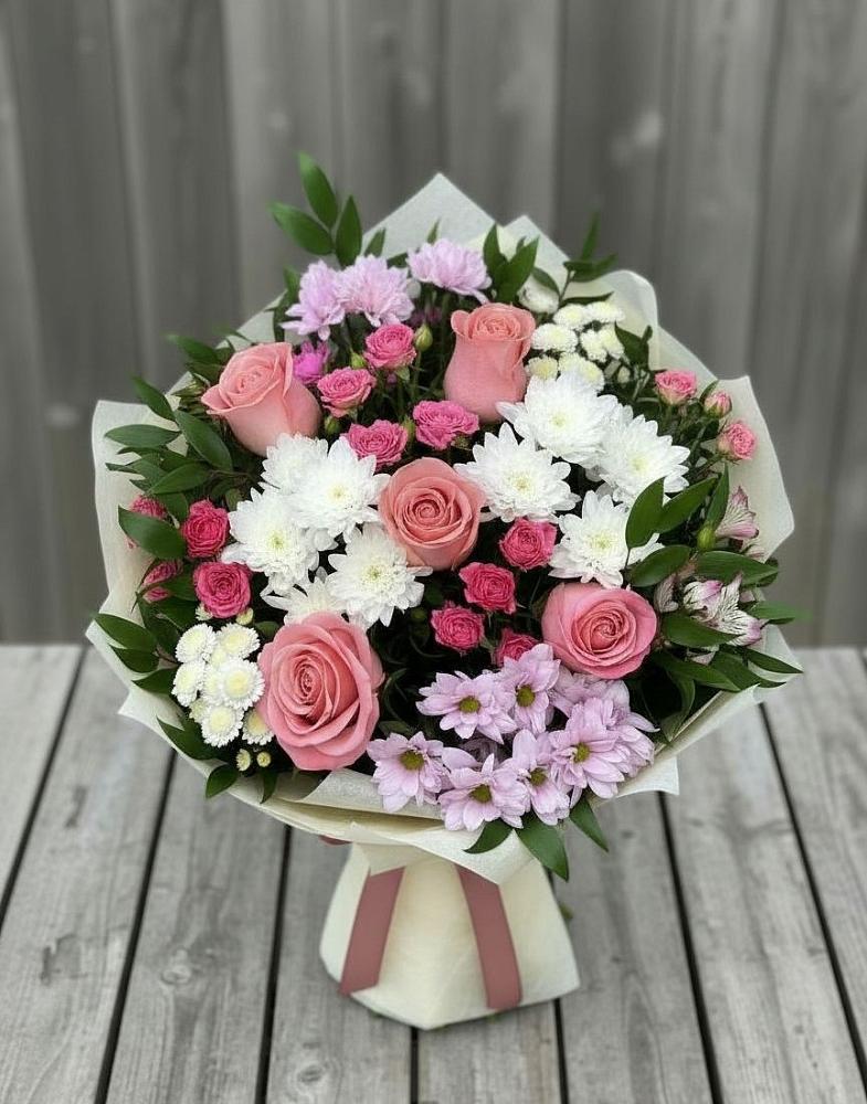 Букет цветов из: Альстромерии, Гвоздики, Розы и Хризантемы в Бачи-Юрте
