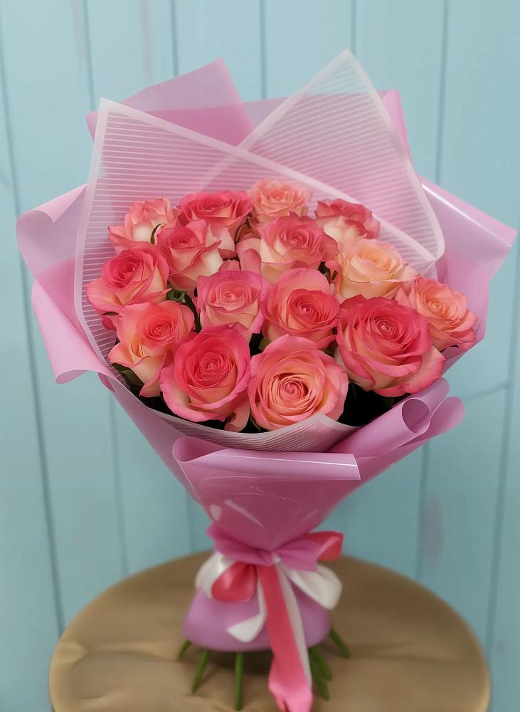 Букет 15 Розовых роз Равель в Бачи-Юрте