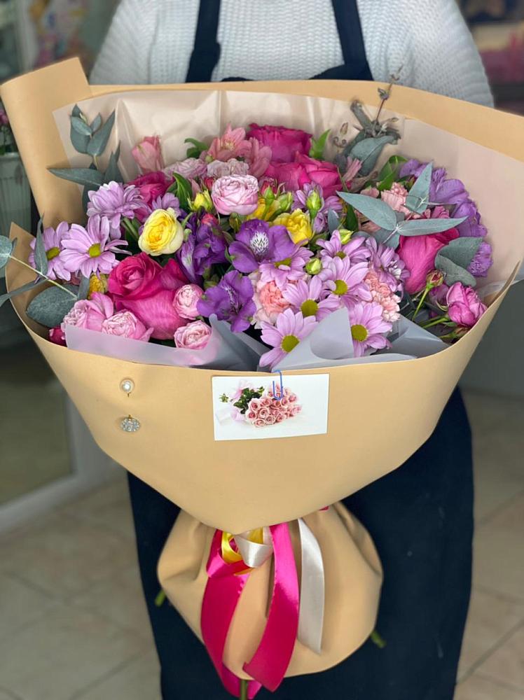 Букет цветов из: Хризантемы, Гвоздики и Альстромерии в Бачи-Юрте