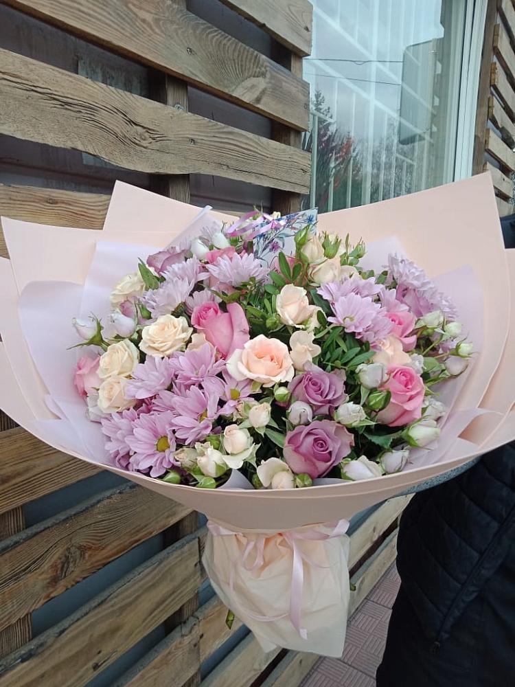 Букет цветов из: Розы и Хризантемы в Бачи-Юрте