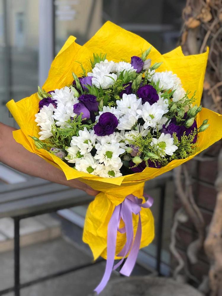 Букет цветов из: Ирисы, Хризантемы и Ромашки в Бачи-Юрте