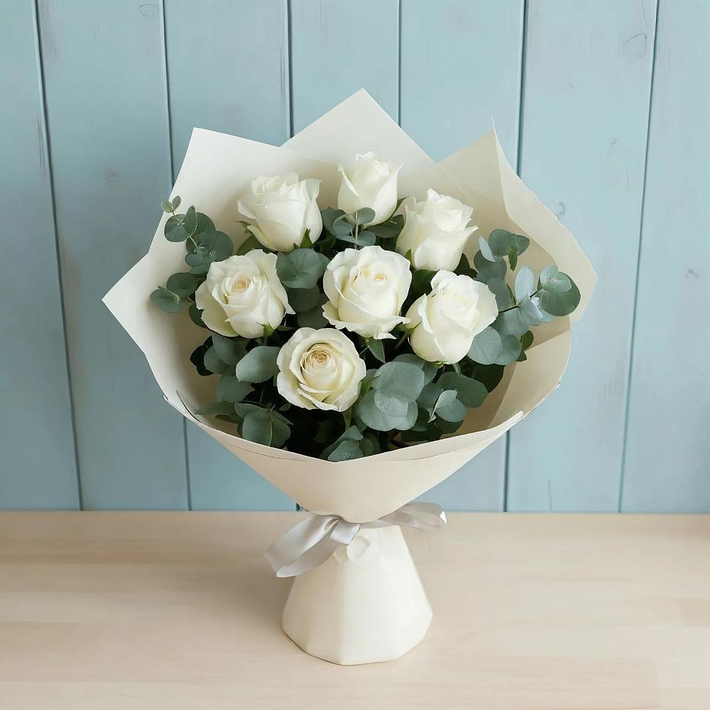 Букет Белые розы в Эвкалипте в Бачи-Юрте