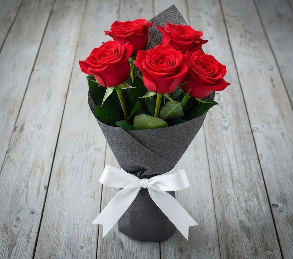 Букет 5 Красных роз Эдлесс Лав в Бачи-Юрте