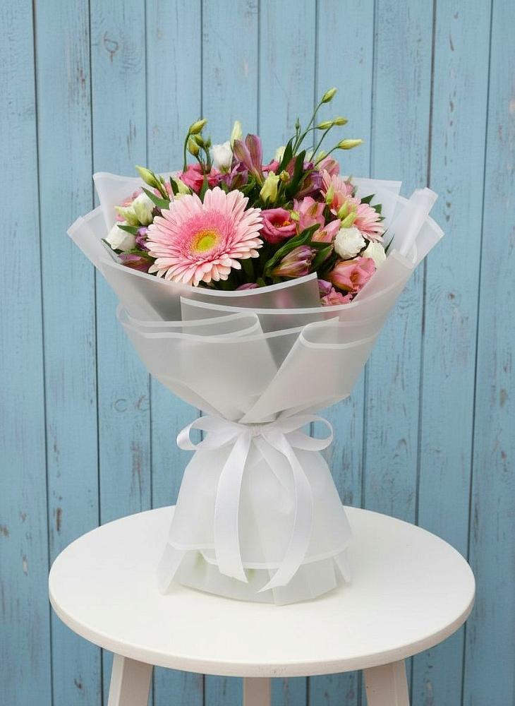 Букет цветов из: Герберы, Альстромерии и Лизиантусы в Бачи-Юрте