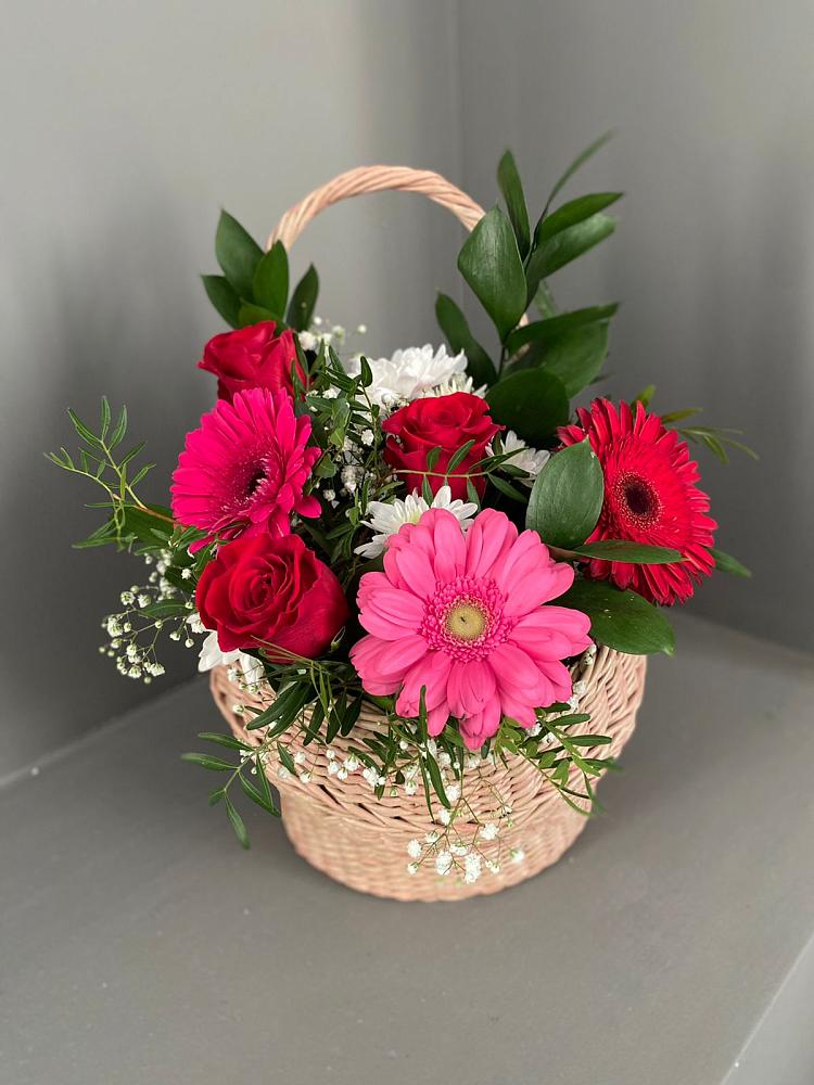 Цветочная композиция из Розы, Хризантемы и Герберы в корзине в Бачи-Юрте