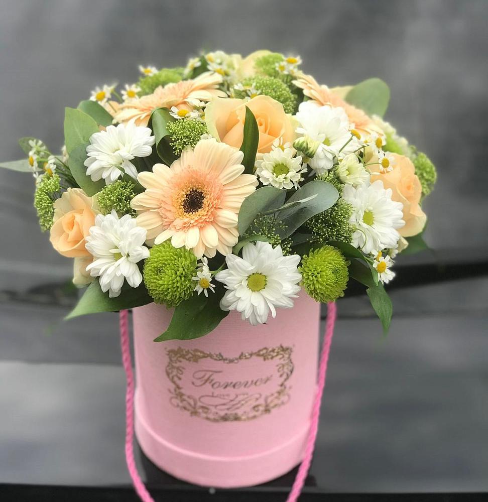 Цветочная композиция из Розы, Герберы и Хризантемы в шляпной коробке в Бачи-Юрте