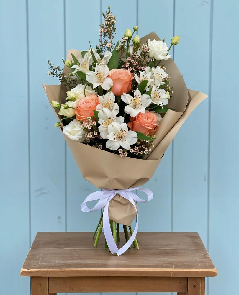 Букет цветов из: Альстромерии, Лизиантусы, Розы и Хризантемы в Бачи-Юрте